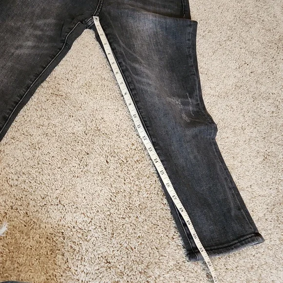 Judy Blue Capri's Size 7/28 - Picture 7 of 10